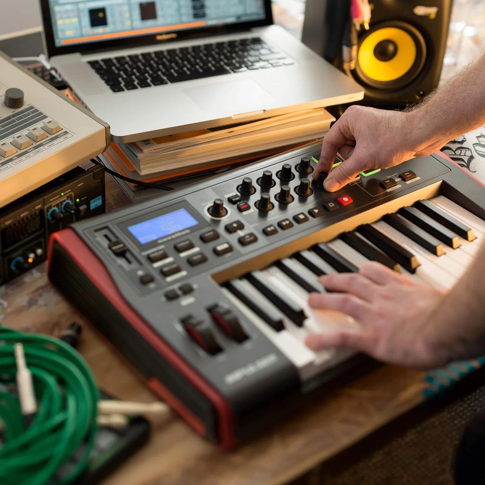 Click the image to view all piano keyboards.