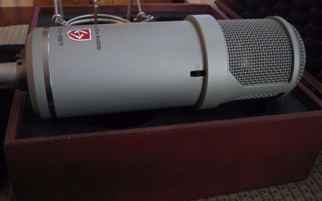 Lauten Audio Atlantis FC-387 Microphone (2)