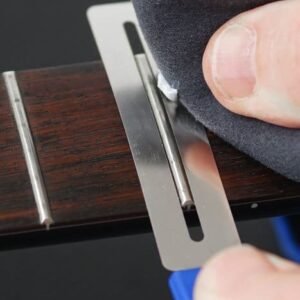 1_MN124-in-action.jpg Music Nomad MN104 FRINE Fret Polish