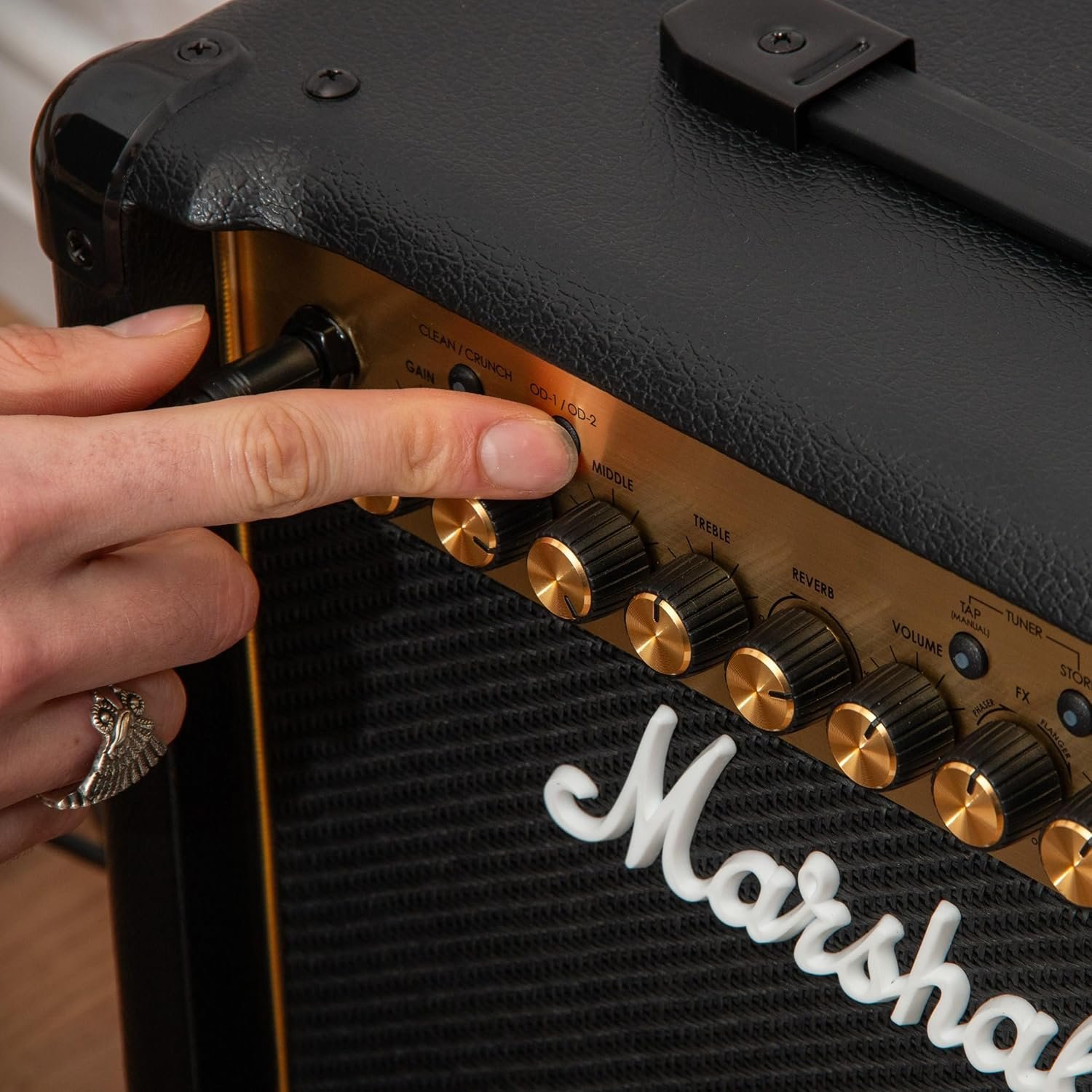 Marshall MG4 Gold Series MG15GFX 15-Watt Guitar Combo Amplifier Latest Version with 4 Channels