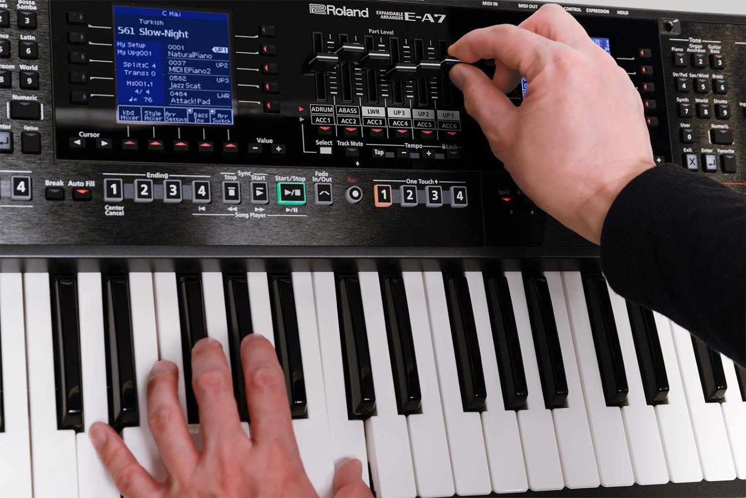 Roland E-A7 Expandable Arranger