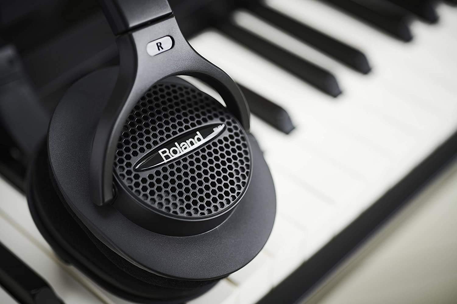 Roland RH-A7 Monitor Headphones (White)