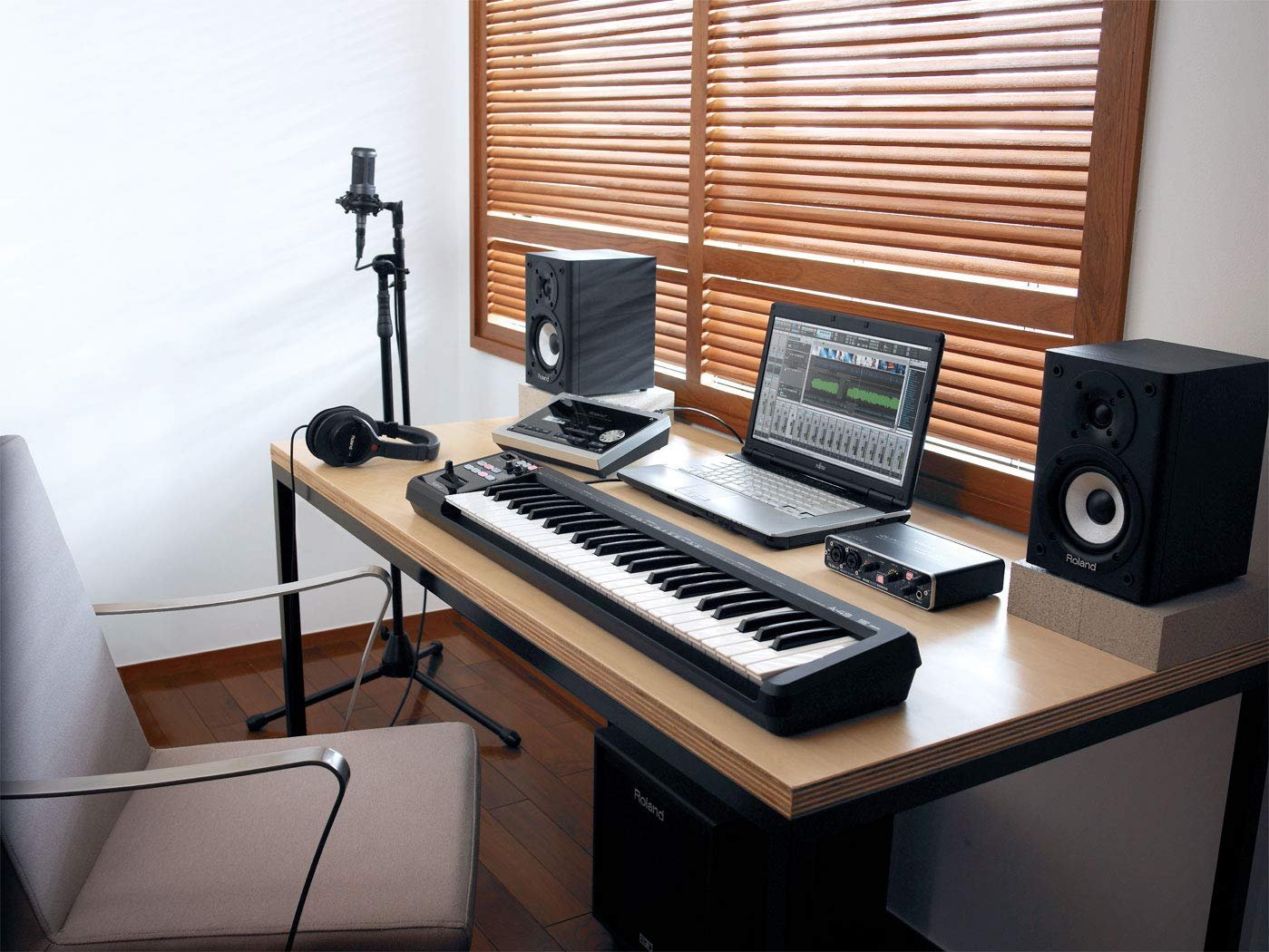 Roland A-49 MIDI Keyboard Controller White