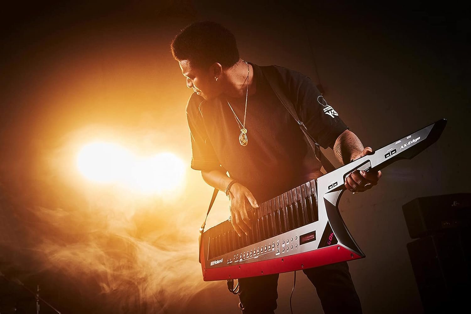 67ee3b7ce0583e848dc8782c0de7e34af28d2919c918fa28ad4a0.jpg Roland AX-Edge 49-Key Keytar, With Velocity And Channel After Touch, White (AX-EDGE-W)