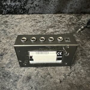 67ee5d6227299a4eb9ae778483508b6b6d0491e413fe98a80ca5c.jpg Behringer HA400 Ultra-Compact 4-Channel Headphone Amplifier