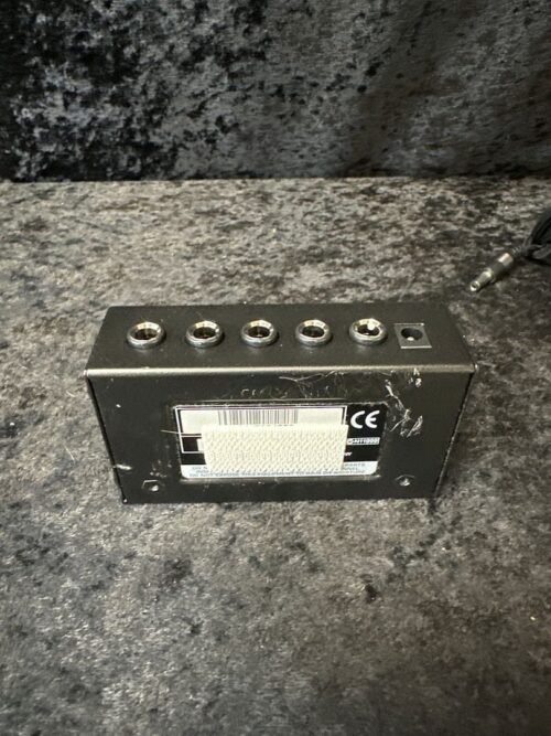 67ee5d6227299a4eb9ae778483508b6b6d0491e413fe98a80ca5c.jpg Behringer HA400 Ultra-Compact 4-Channel Headphone Amplifier