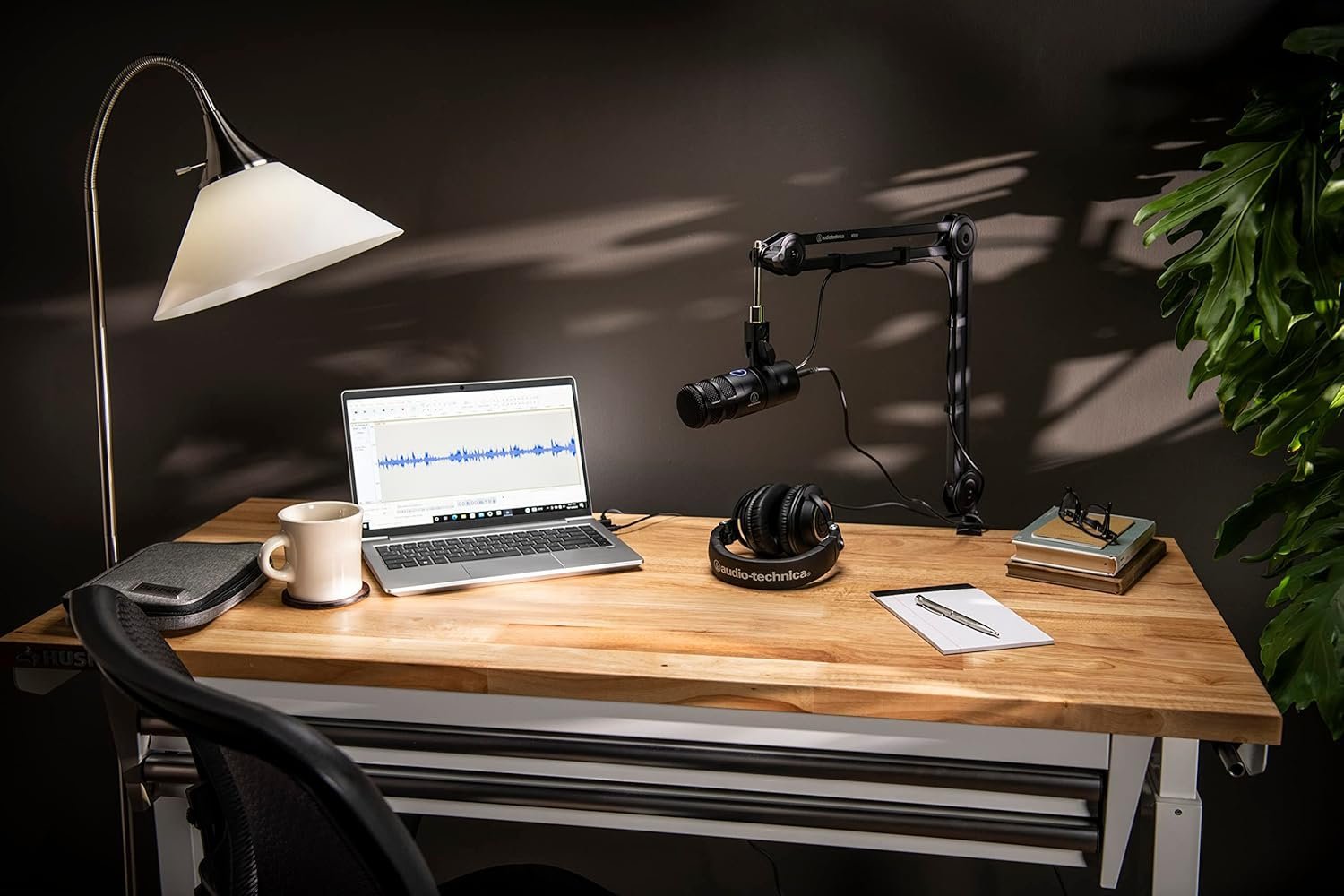 Audio-Technica AT2040USB Hypercardioid Dynamic Podcast USB Microphone