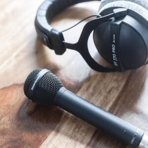 680c9543ed48f82ab86bb78477d93167707cd5b9e340b216347e6.jpg Beyerdynamic M88 TG Dynamic Microphone With Hypercardioid Polar Pattern for Vocals, Bass Drum, and Studio