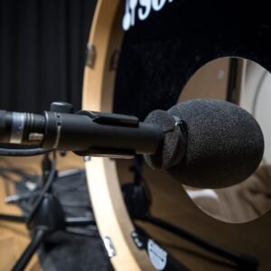 680c954b03b48a854041c01ca488bab15fc898c4947771b99acb7.jpg Beyerdynamic M88 TG Dynamic Microphone With Hypercardioid Polar Pattern for Vocals, Bass Drum, and Studio