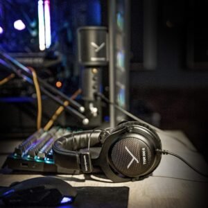 beyerdynamic TYGR 300 R Gaming Headphones (Open)