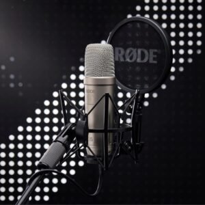 Rode Nt1 5Th Generation Large-Diaphragm Studio Condenser Microphone with XLR and USB Outputs, Shock Mount and Pop Filter for Music Production, Vocal Recording and Podcasting (Silver)