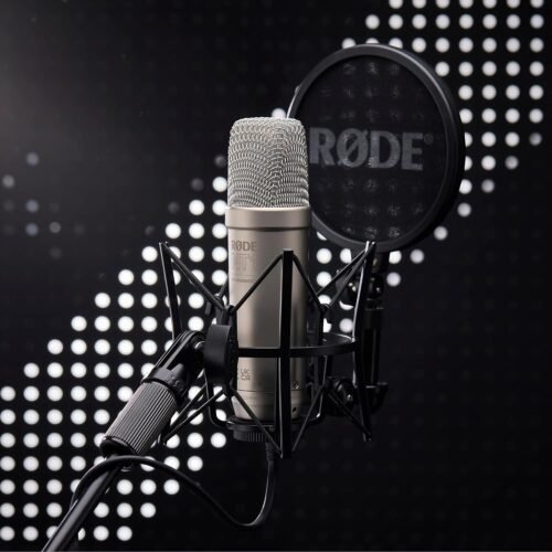 Rode Nt1 5Th Generation Large-Diaphragm Studio Condenser Microphone with XLR and USB Outputs, Shock Mount and Pop Filter for Music Production, Vocal Recording and Podcasting (Silver)