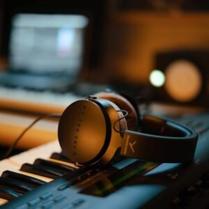 6829adc3ae38392028768c5808f5e444f104a9f38b24e27baa041.jpg beyerdynamic DT 700 PRO X Studio Wired On Ear Headphones for Recording & Monitoring (Black)