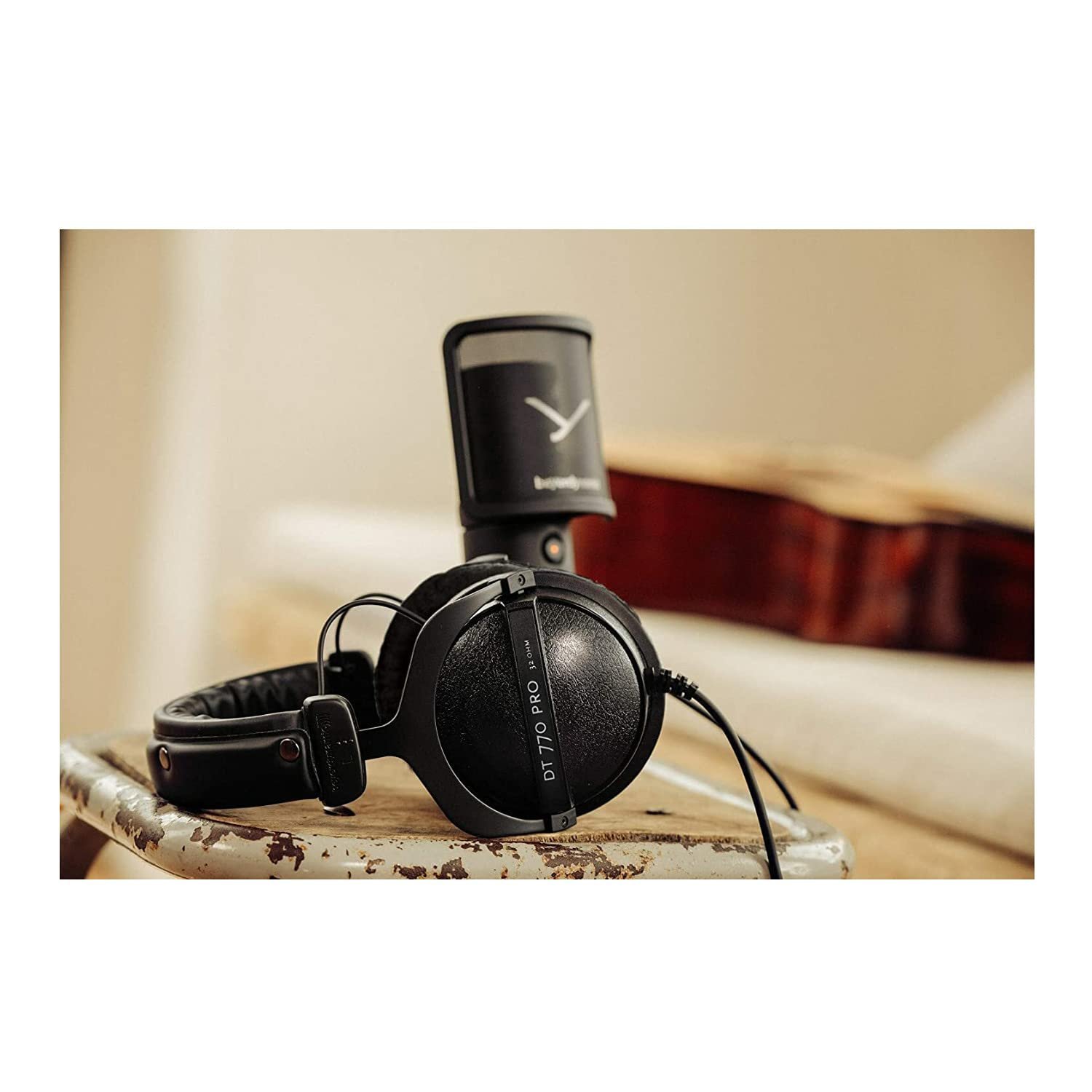 68331c037807e4b0ed283b165605c92216a3b786cb847ac36e353.jpg Beyerdynamic Dt 770 Pro 32 Ohm Studio Wired Over Ear Headphones Without Mic (Black)