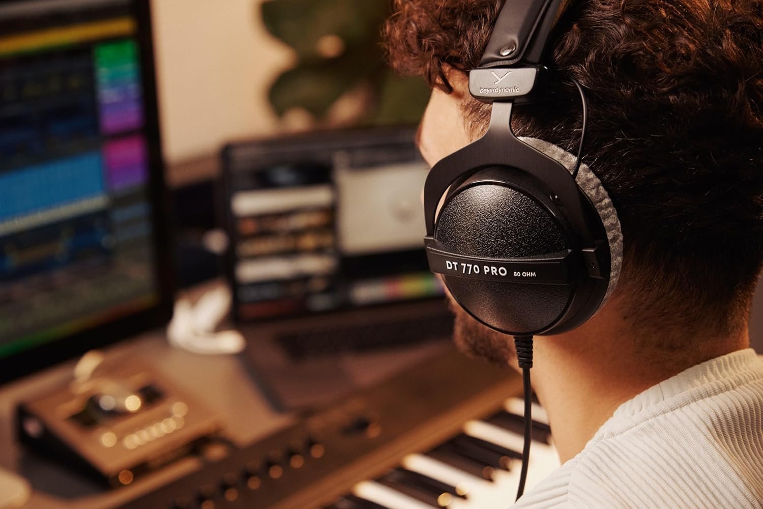 68331c2c16d02d1201af23ce5ac60680381b87a36707320709ecd.jpg beyerdynamic DT 770 Pro 80 Over Ear Wired Headphones Without Mic (Black)