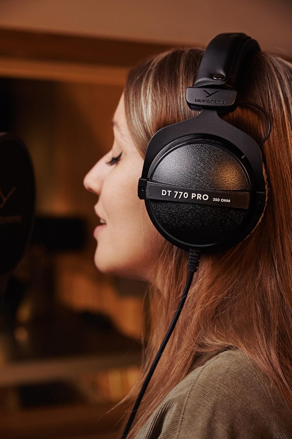 68331c99443b0d165fc69bb863128d0c61a3018f3d30d6137c41d-1.jpg beyerdynamic Dt 770 Pro 250 Ohm Studio Wired Over Ear Headphones (Black)