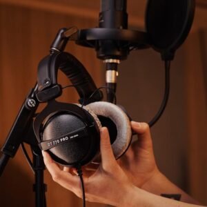 68331c9bb190958a58e189a45640b3c28f5d6f05f9023cb6516db.jpg beyerdynamic Dt 770 Pro 250 Ohm Studio Wired Over Ear Headphones (Black)