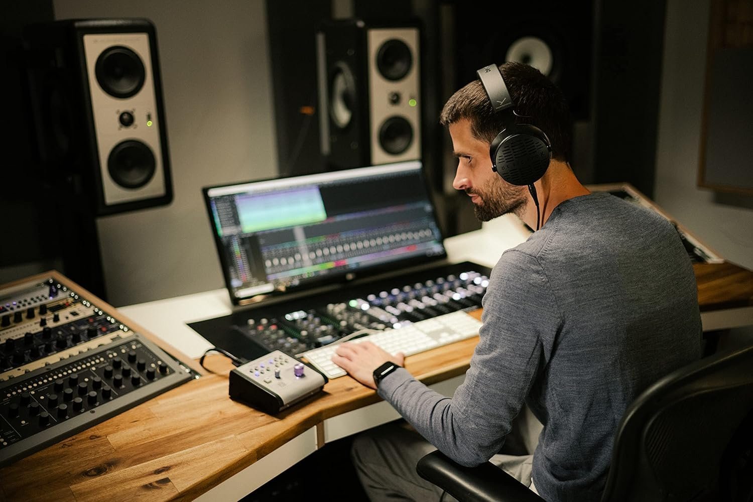6833218e64f494a9d8969dd72809e37cc734dac5437ded64e1c72.jpg Beyerdynamic DT 900 Pro X 48 ohms Open-Back Studio Headphone