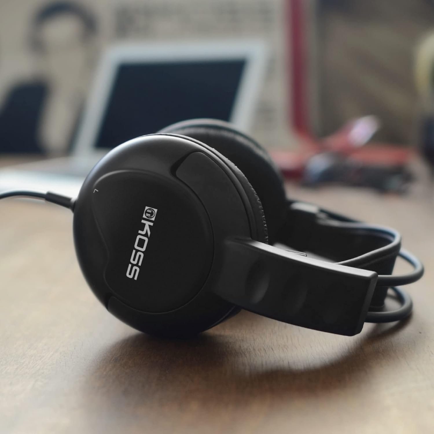 Koss UR20  Wired Over-Ear Over Ear Wired Headphones Without Mic (Black)