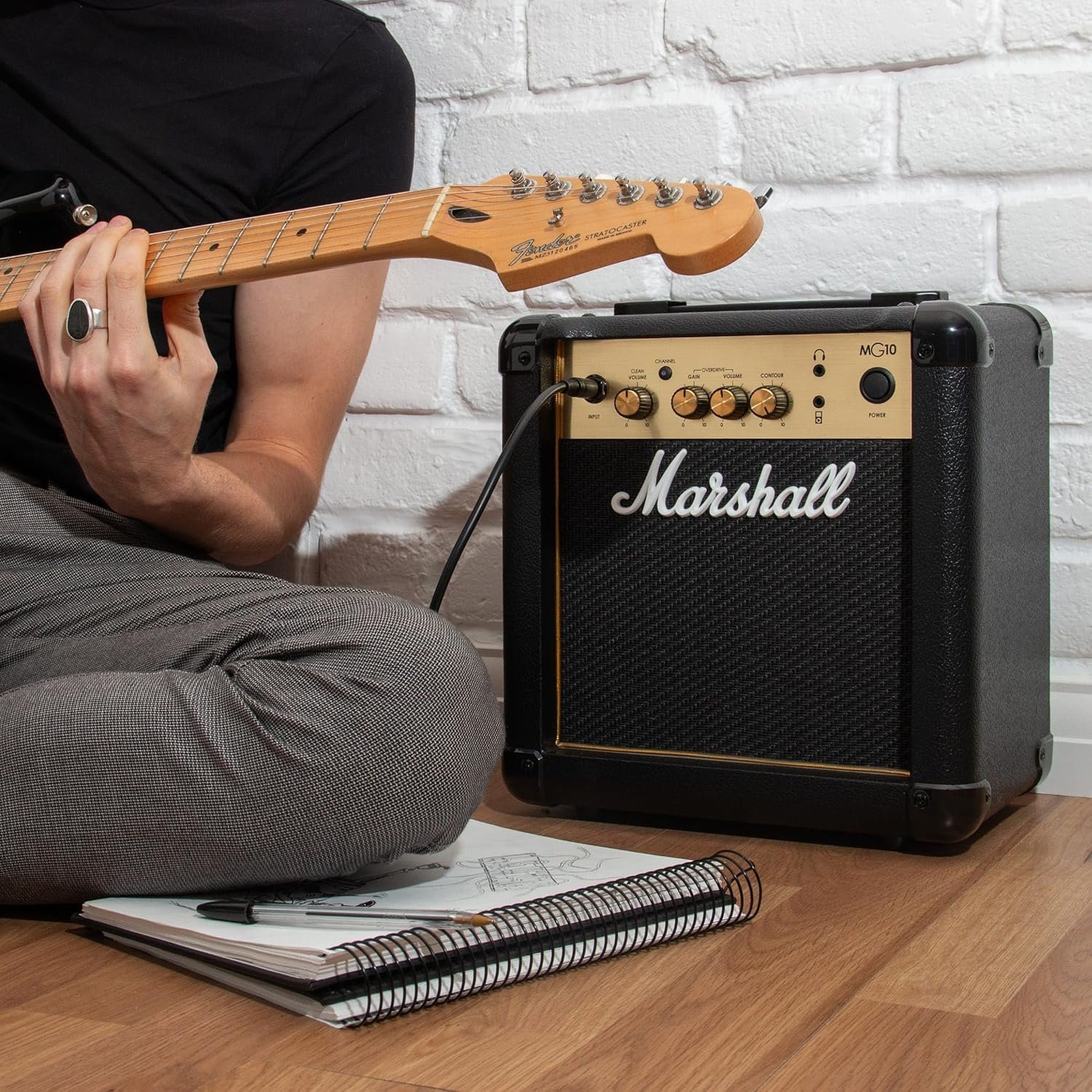 6836f6b14f14598830614008576b8238383632c009c37cecdfb17.jpg Marshall Amps M-MG10G-U 10W 1x6.5 combo in Gold