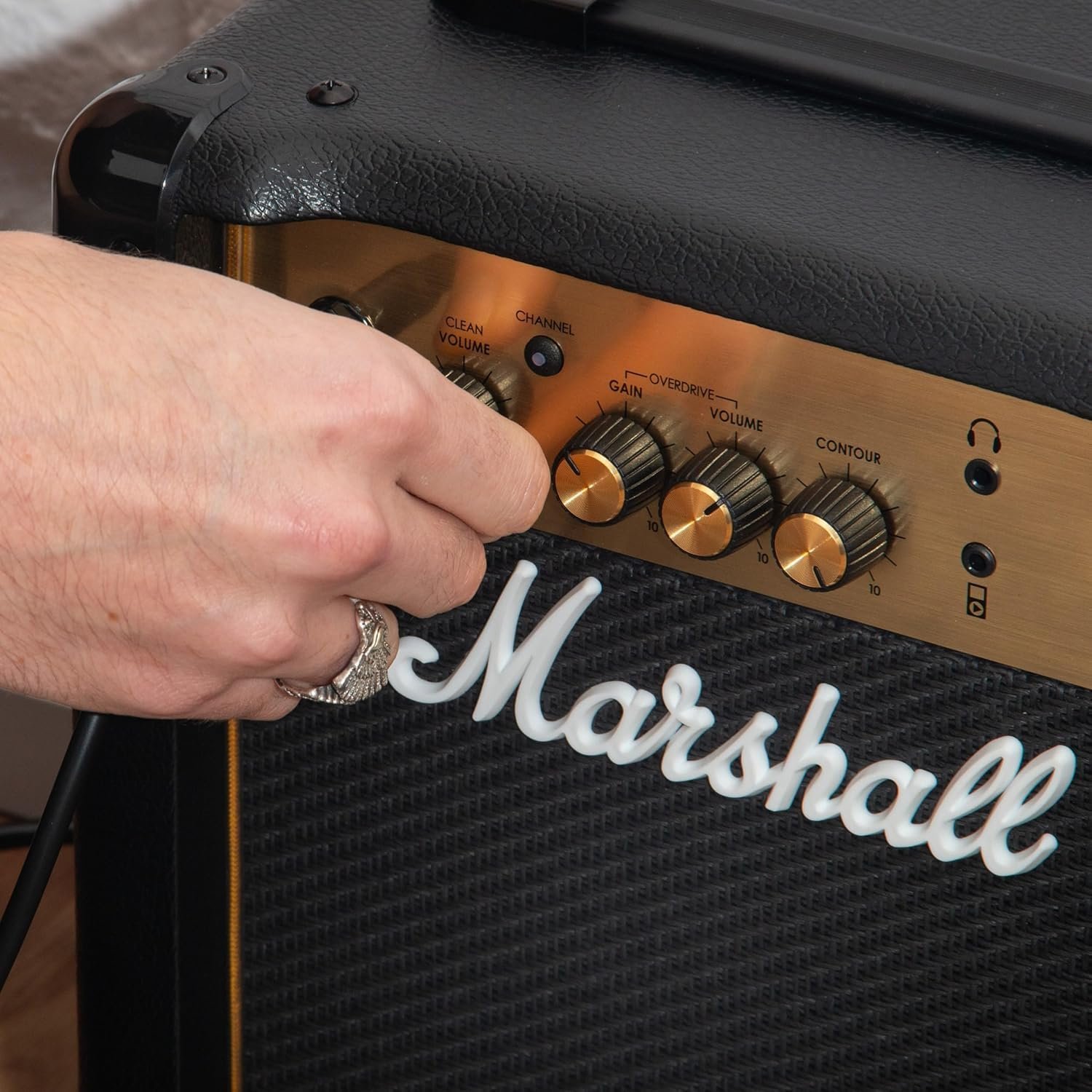6836f6b2d9d4cbad13d842742ccf6d9342fbea550dd64268f83fb.jpg Marshall Amps M-MG10G-U 10W 1x6.5 combo in Gold