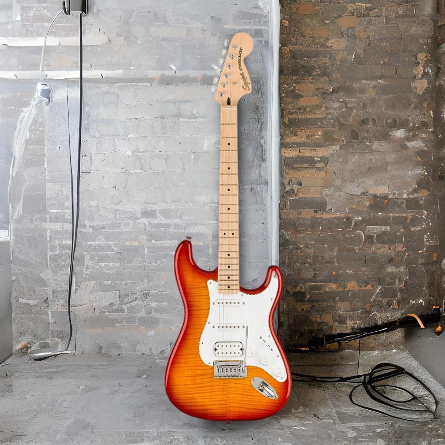 683ad8086ba7037cf661a917fe26287b64b3df332097fead5893c.jpg Fender Squier Affinity Stratocaster FMT HSS Maple Fingerboard 0378152547 Electric Guitar - Sienna Sunburst