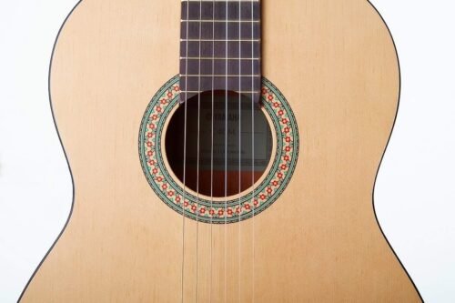 6860e8fec855e1870bf78e2ddcc9649c9d6a64009ced1eaa5a9ab-1.jpg Yamaha C40M Full Sized Classical Guitar (Natural)