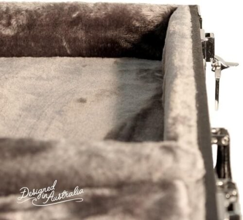 6894602188c712ae3d6e65c4010ed01ccd2c1015206fc1abf5b57.jpg Ashton APCER Rectangular Electric Guitar Case