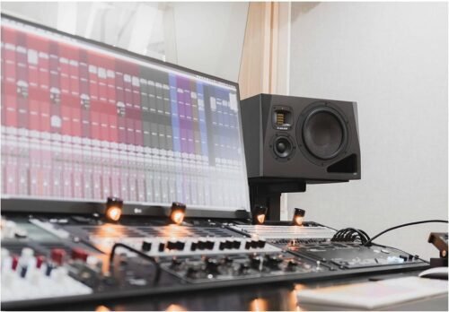 71V5ndOlUSL._AC_SL1500_-1.jpg Adam Audio A8H 8" 3-Way Active Studio Monitor - B-SIDE