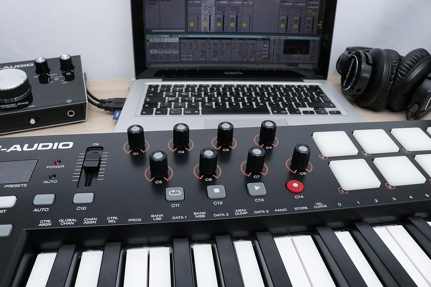 M Audio Oxygen 25 Midi Keyboard Controller