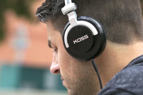 917EpNmwC4L._SL1500_.jpg Koss PRODJ200 Professional Over-Ear Studio Headphones – Black/Silver- Open Box