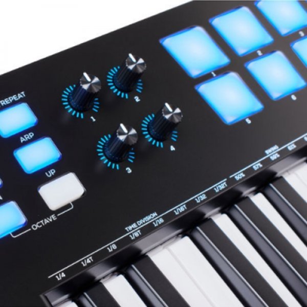 Alesis-V25-6-1.jpg Alesis V25 MKII 25-Key USB-MIDI Keyboard Controller