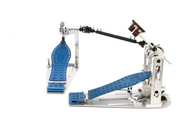 DWCPMCD2BL_r01_c04.webp DW MFG Series Machined Chain Drive Double Pedal w/ Bag, Blue Edition