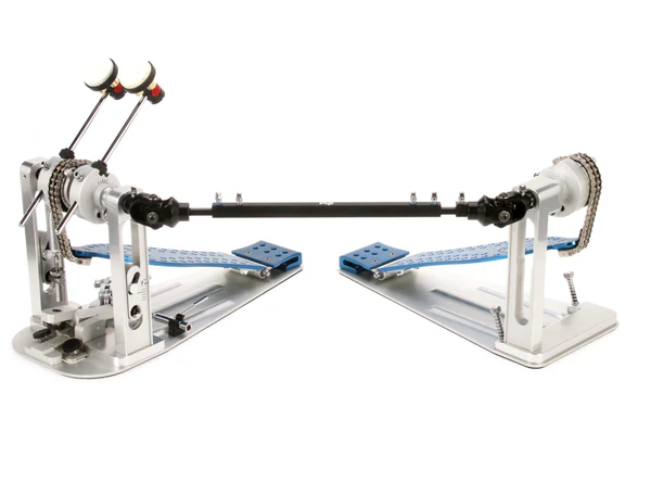 DWCPMCD2BL_r01_c13.webp DW MFG Series Machined Chain Drive Double Pedal w/ Bag, Blue Edition