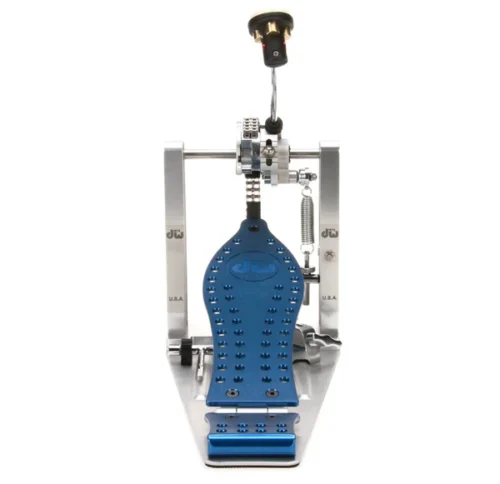DWCPMCDBL_r01_c01.webp DW MFG Series Machined Chain Drive Single Pedal w/ Bag, Blue Edition