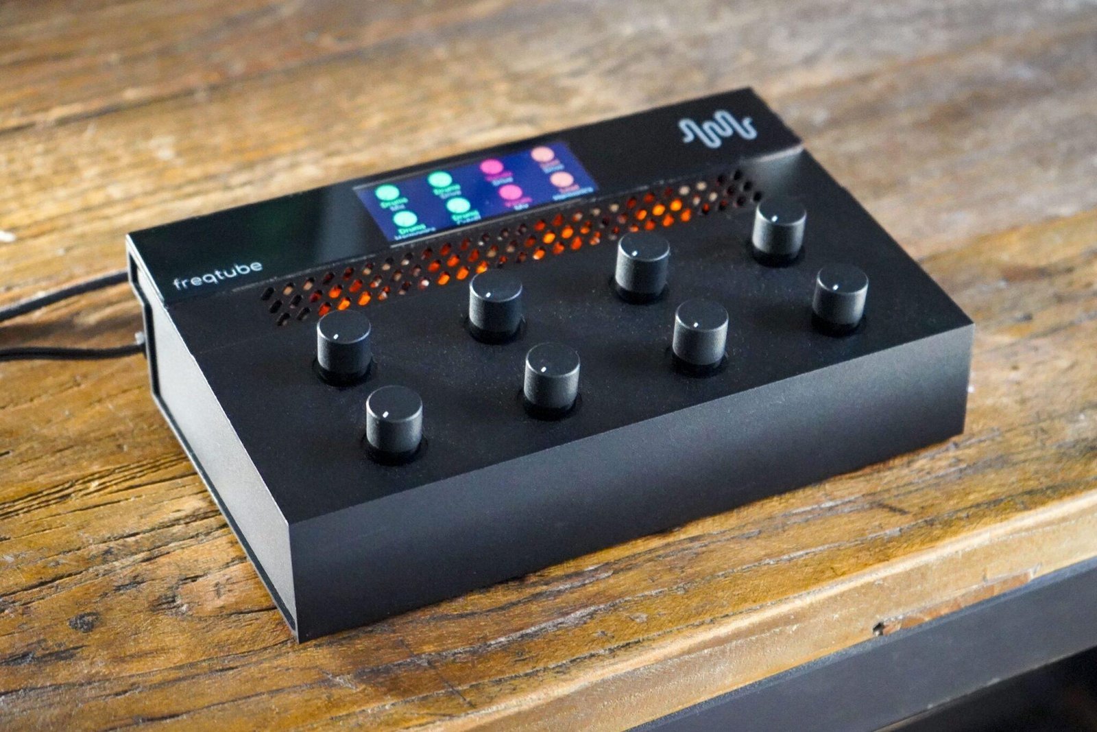 Freqport-Freqport-FT-1-Freqtube-Analog-Hardware-Processor-4-1.jpg Freqport FT-1 Freqtube Analog Hardware Processor
