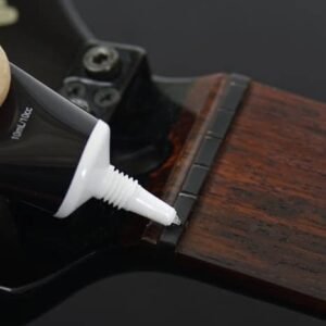 MN106-Nutelectric.jpg Music Nomad MN106 TUNE-IT String Instrument Lubricant