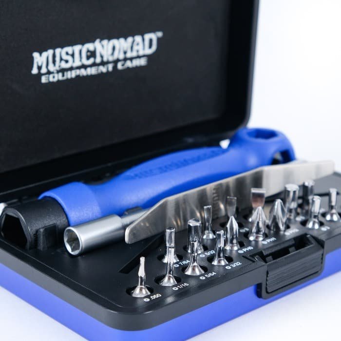 MN229-Action-1.jpg Music Nomad MN229 Premium Guitar Tech Screwdriver and Wrench Set