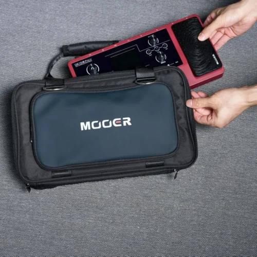 MOOER GE200 4 MOOER GE200 Multi Effects Kit (Soft Carry Case)
