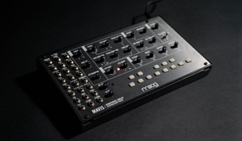 Moog Mavis Semi-modular Analog Synthesizer Kit and Eurorack Module Moog Mavis Semi-modular Analog Synthesizer Kit and Eurorack Module