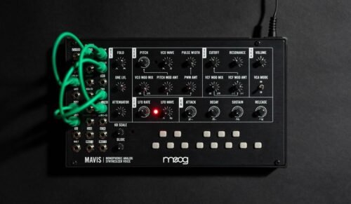 Moog Mavis Semi-modular Analog Synthesizer Kit and Eurorack Module Moog Mavis Semi-modular Analog Synthesizer Kit and Eurorack Module