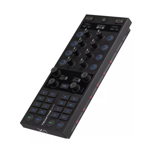 Native Instruments Traktor Kontrol X1 MK3 DJ Controller Native Instruments Traktor Kontrol X1 MK3 DJ Controller