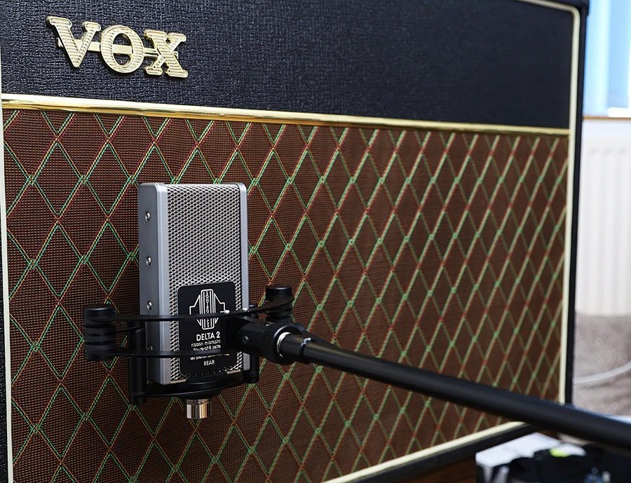 Sontronics-DELTA-2-Phantom-powered-ribbon-mic-for-guitar-amps-brass-1-1.jpg Sontronics DELTA 2 Active Ribbon Microphone