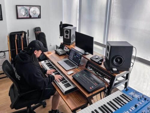 Wavebone HQ-Z-H Headquarter Recording Workstation + Z-shaped Height Adjust KB desk