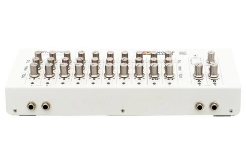 Wolff-Audio-MeMore-Personal-Headphone-Cue-System-3.jpg Wolff Audio MeMore Personal Headphone Cue System