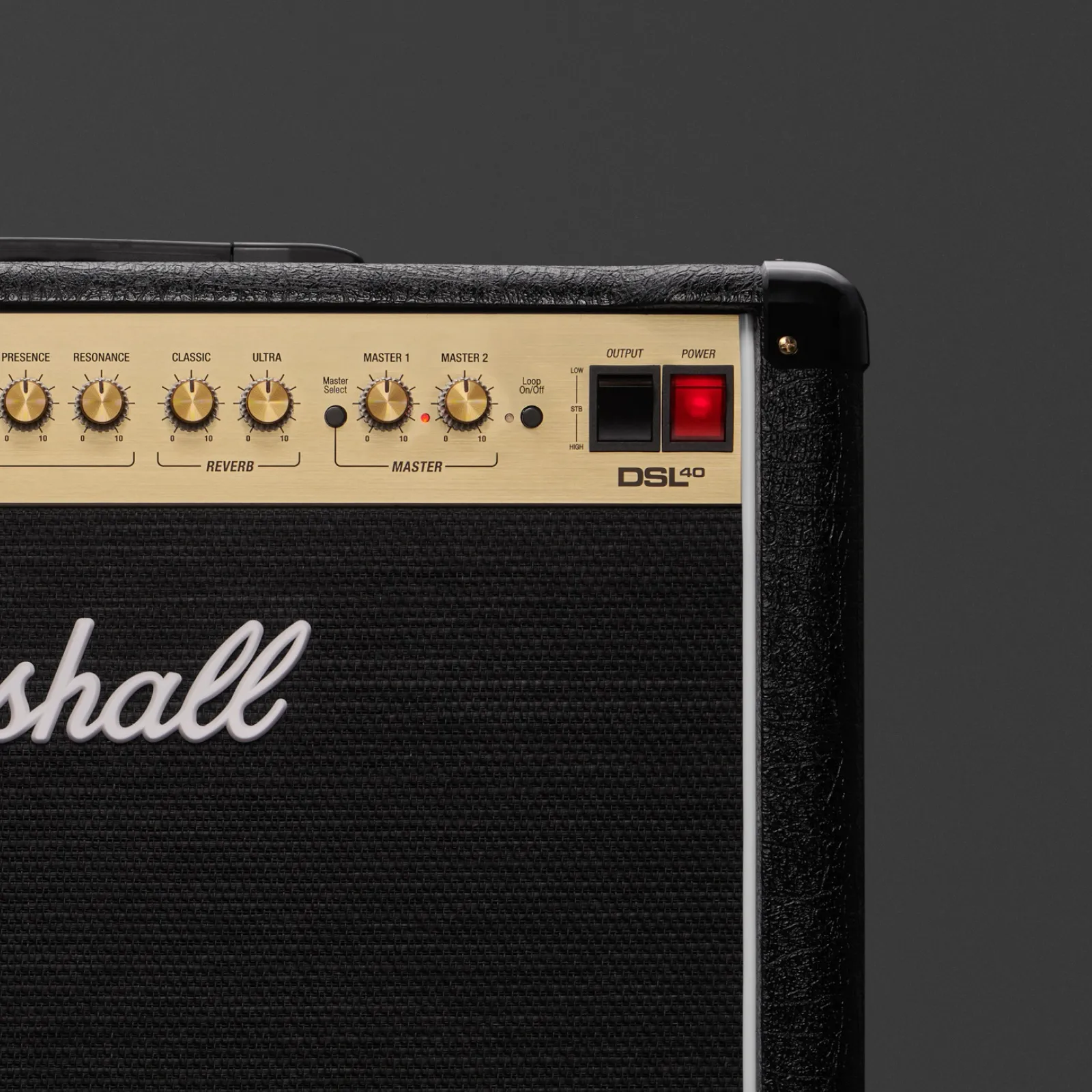 asset-4-4.webp Marshall DSL40CR Powerful 40W combo amp with master volume controls