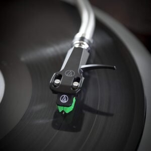 Audio-Technica AT-VM95SH/H Turntable Headshell/Cartridge Combo Kit Audio-Technica AT-VM95SH/H Turntable Headshell/Cartridge Combo Kit