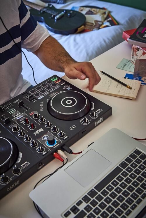 Hercules Inpulse 300 MK2 DJ Controller Hercules Inpulse 300 MK2 DJ Controller