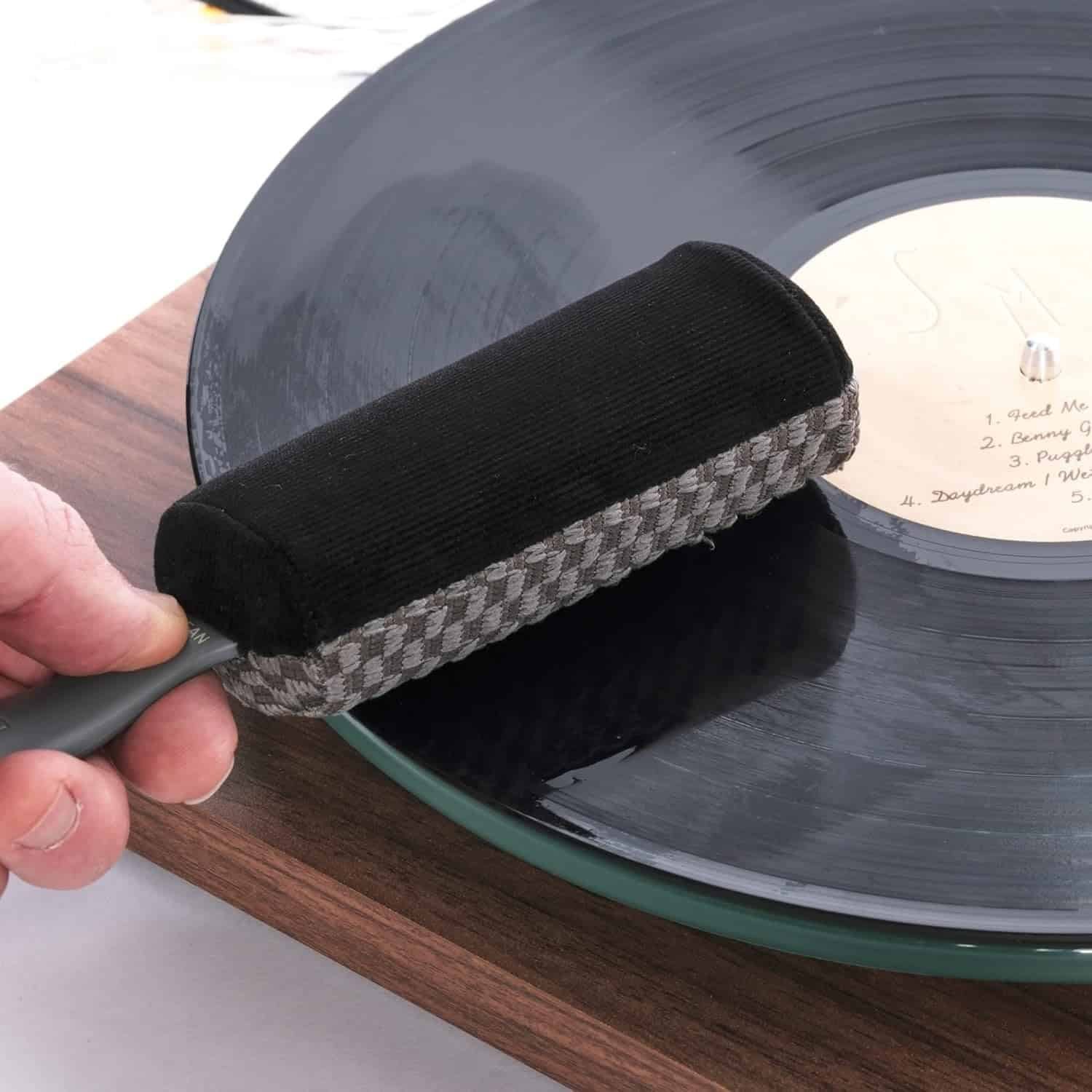 Music Nomad MN890 6 'n 1 Vinyl Record Cleaning & Care Kit