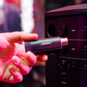 imgi_3_transmitter_xlr_0_gallery_02-jpeg.jpg Bose S1 Pro+ Wireless Mic/Line Transmitter XLR